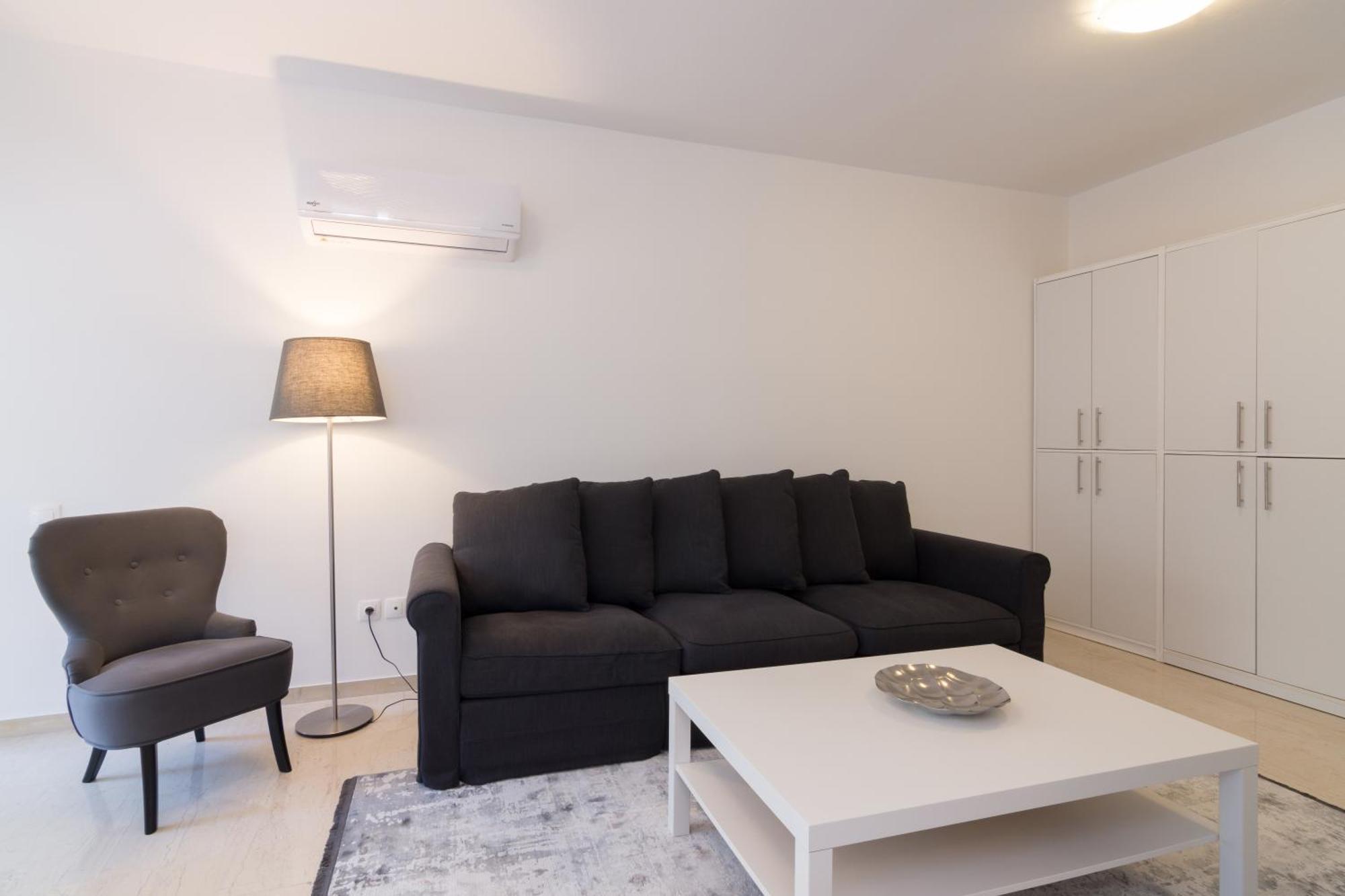Great Two Bedrooms Apartment In Varkiza Vári Eksteriør billede